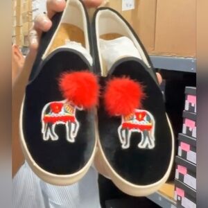 SOLUDOS 9 Velvet $78 Show Pony Sneaker in Black